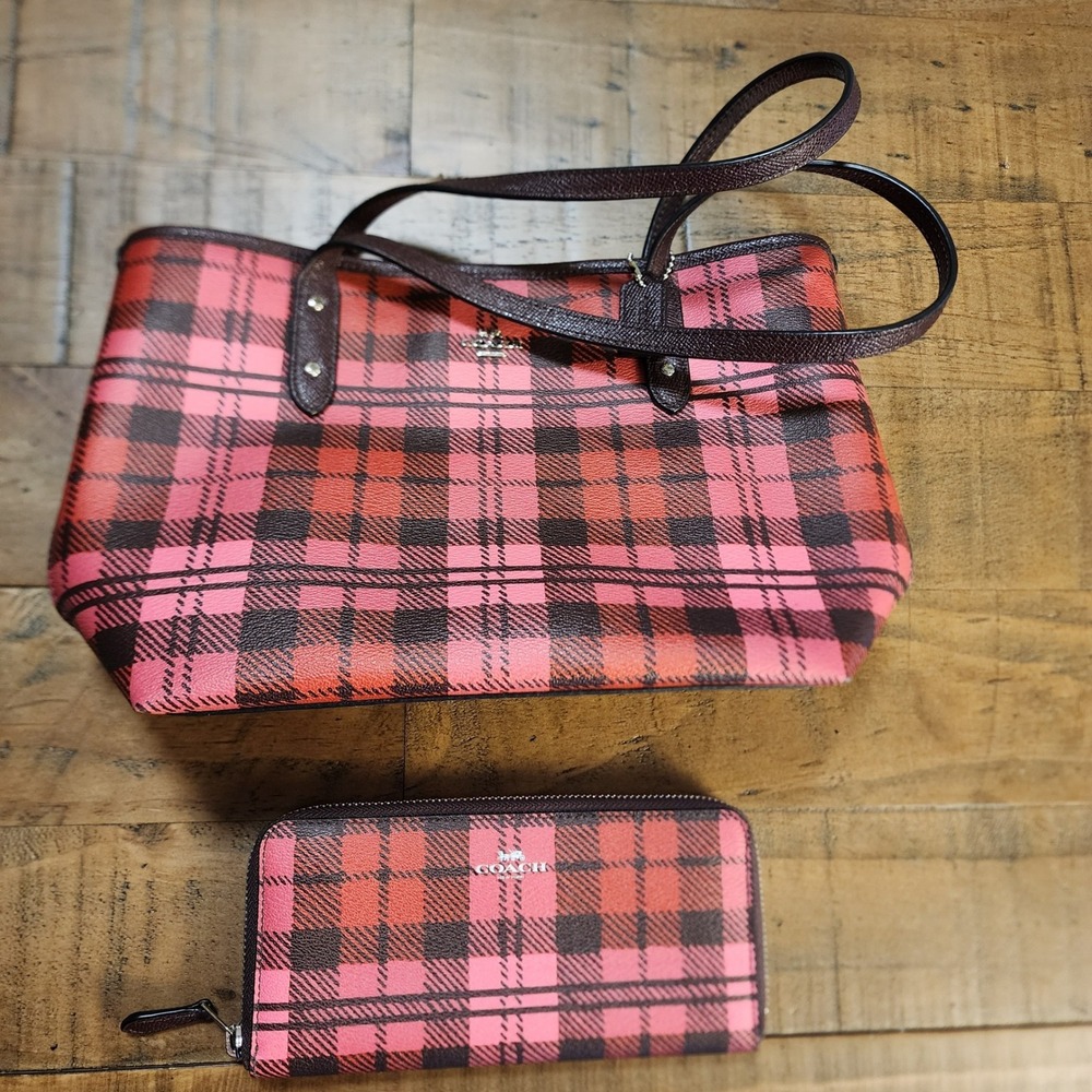 Coach City Tote and Wallet Set Red Pink Plaid‎ Crossgrain Leather F22245